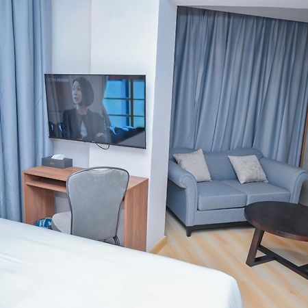 Axil Hotel Dakar Bagian luar foto