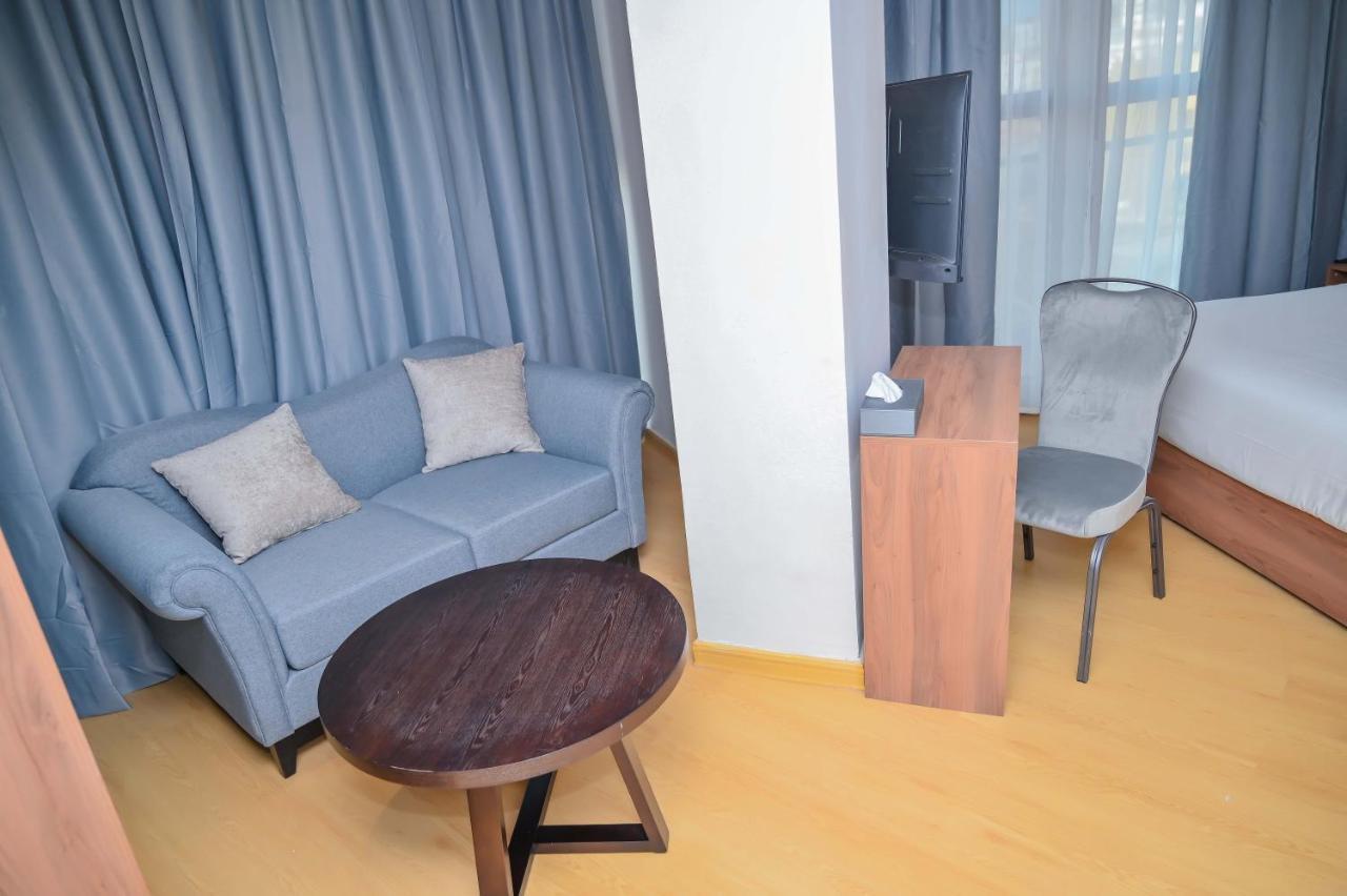 Axil Hotel Dakar Bagian luar foto