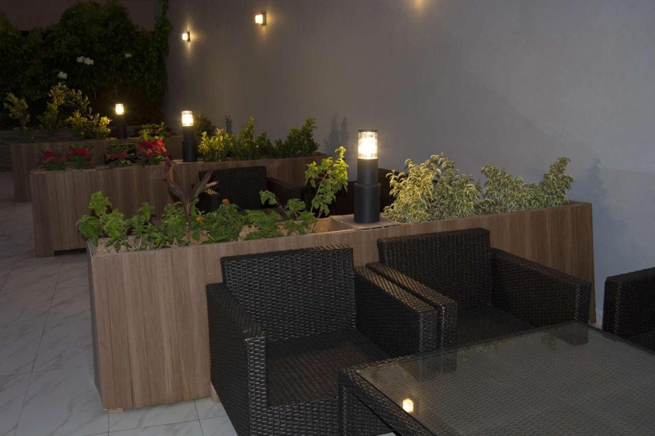 Axil Hotel Dakar Bagian luar foto